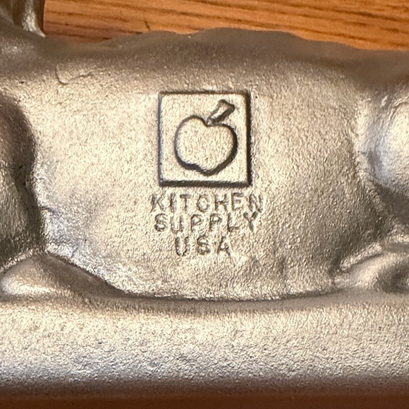 Cast Aluminum Lamb Cake Mold by Kitchen Supply USA NEW - Picture 3 of 16
